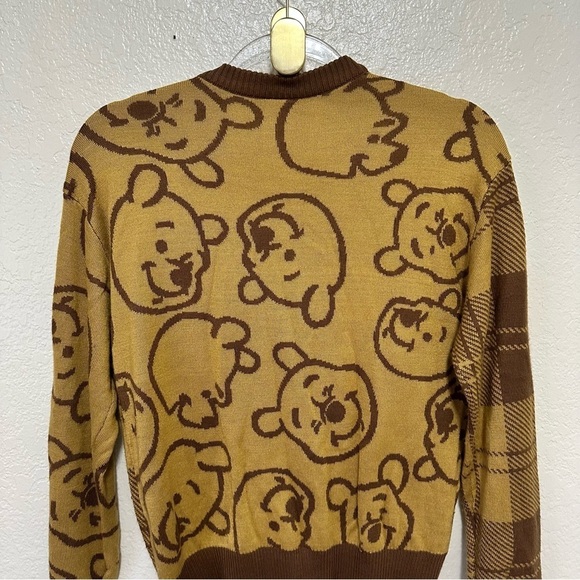 Disney Winnie the Pooh Plaid Pooh Bear Outline Women's Cardigan size M - Picture 8 of 10